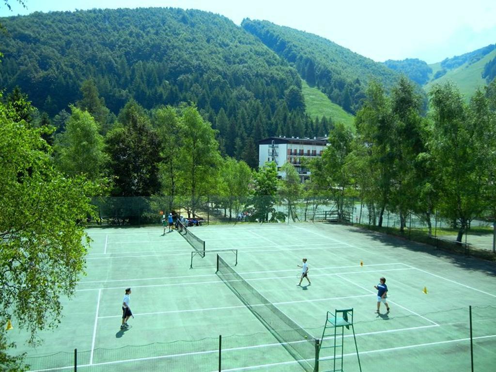 Sport & Family Hotel Bucaneve Brentonico Exterior foto